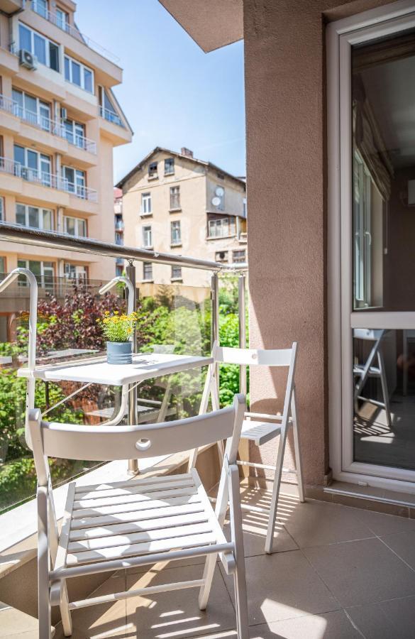 Elegant Spotless Apartment In Sofia Center Екстериор снимка