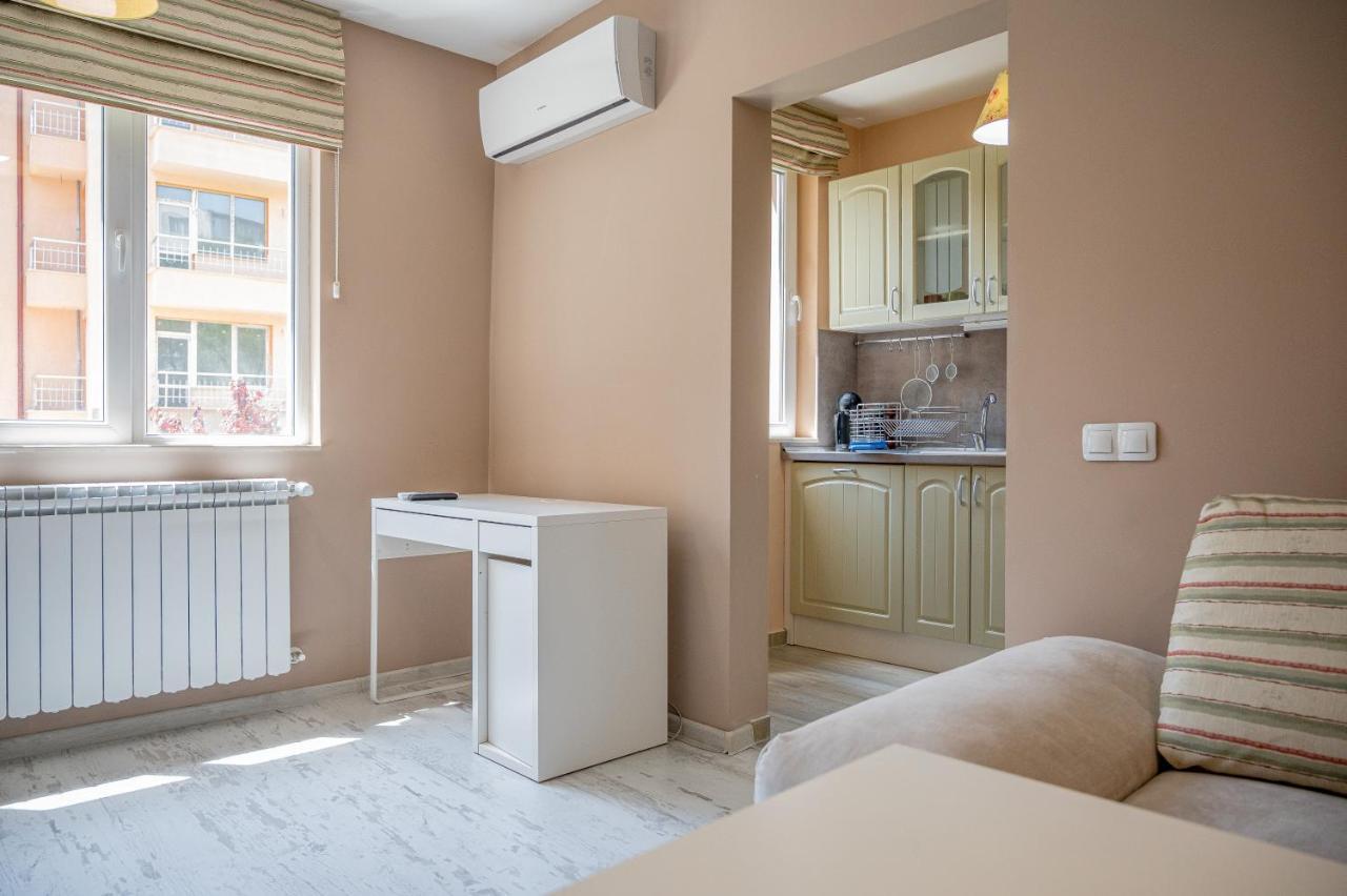 Elegant Spotless Apartment In Sofia Center Екстериор снимка
