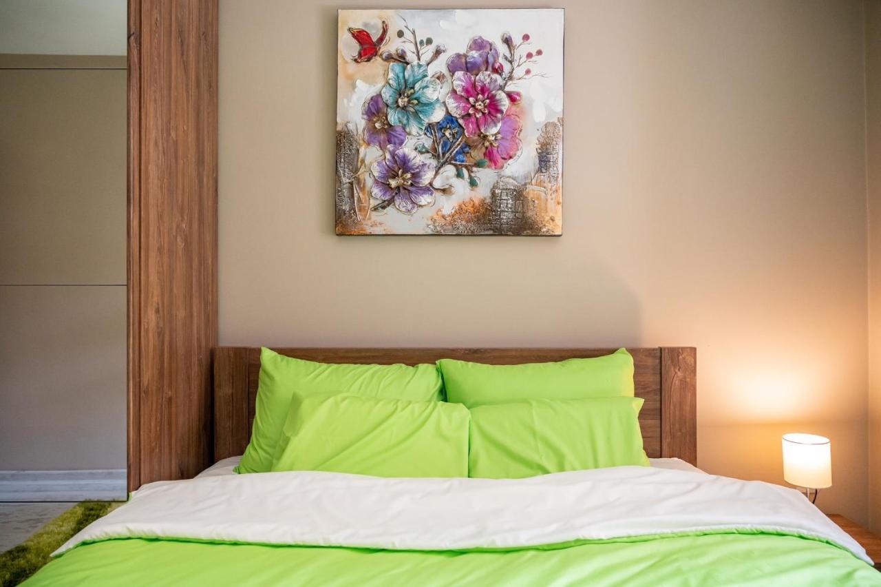 Elegant Spotless Apartment In Sofia Center Екстериор снимка