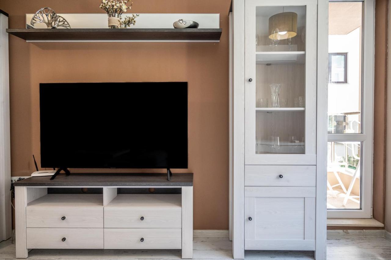 Elegant Spotless Apartment In Sofia Center Екстериор снимка