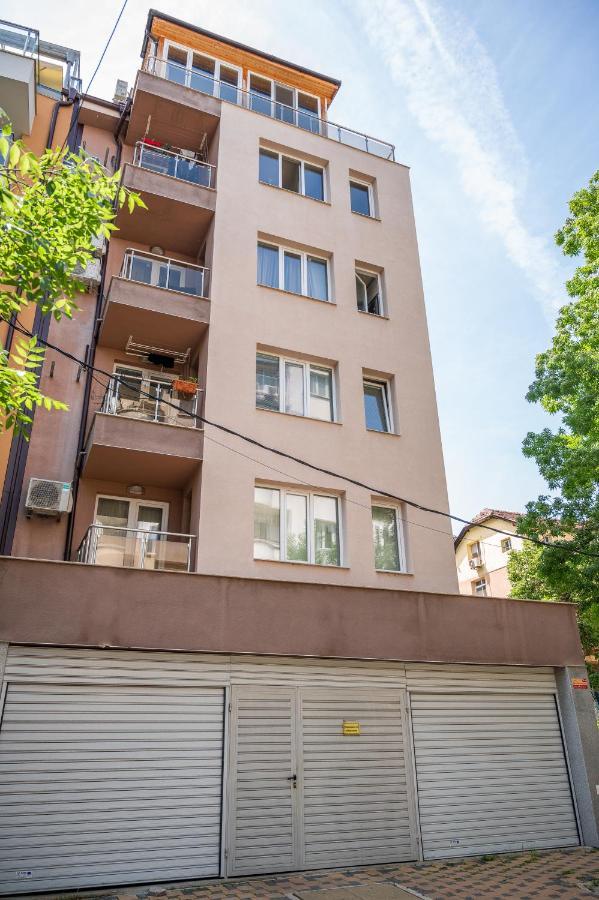 Elegant Spotless Apartment In Sofia Center Екстериор снимка